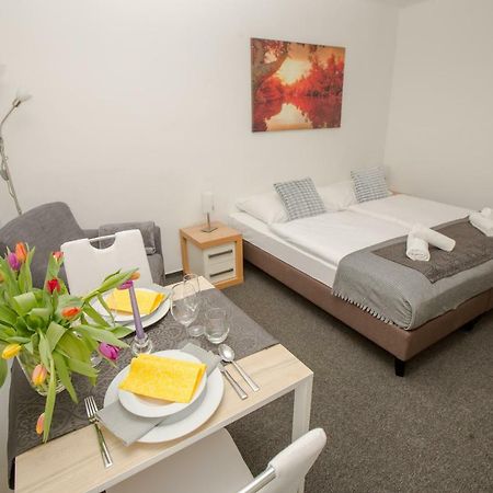 Hotel Blue Apartment Bratislava Ngoại thất bức ảnh