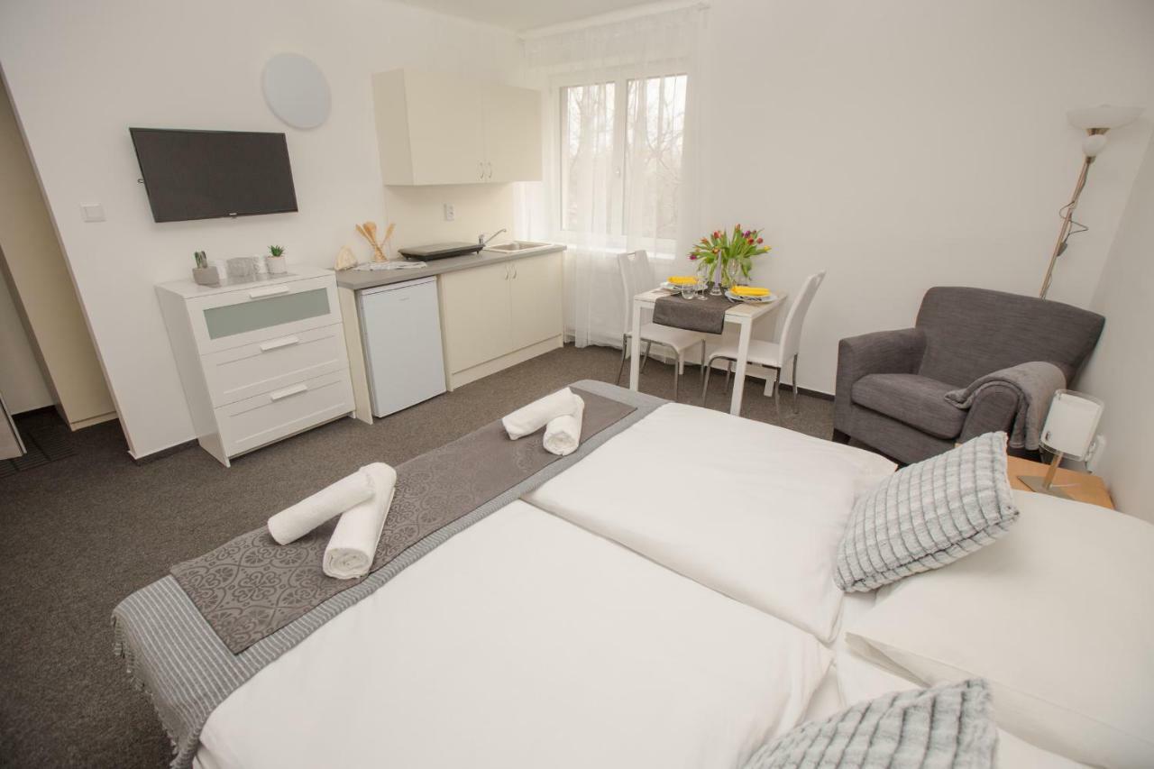 Hotel Blue Apartment Bratislava Ngoại thất bức ảnh
