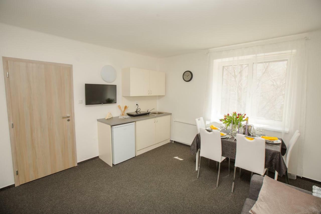 Hotel Blue Apartment Bratislava Ngoại thất bức ảnh