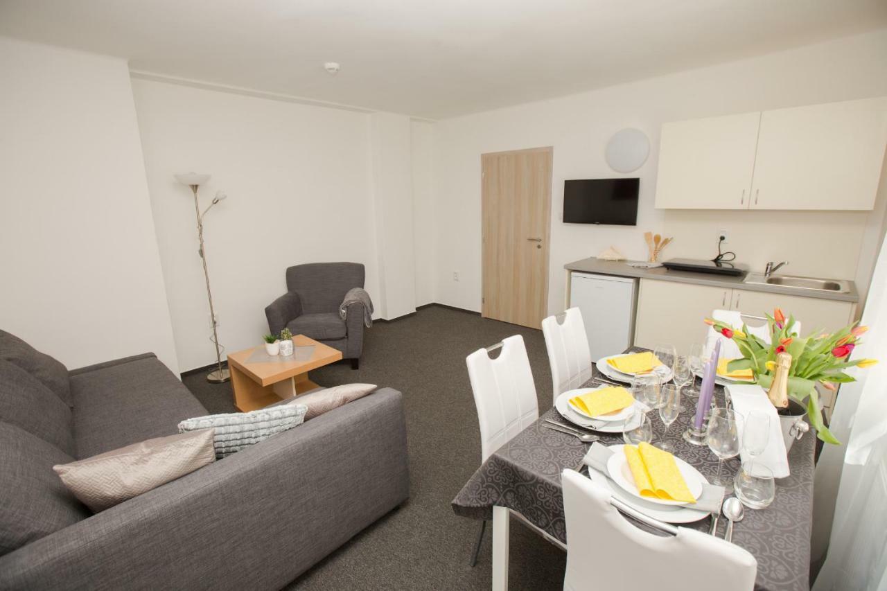 Hotel Blue Apartment Bratislava Ngoại thất bức ảnh